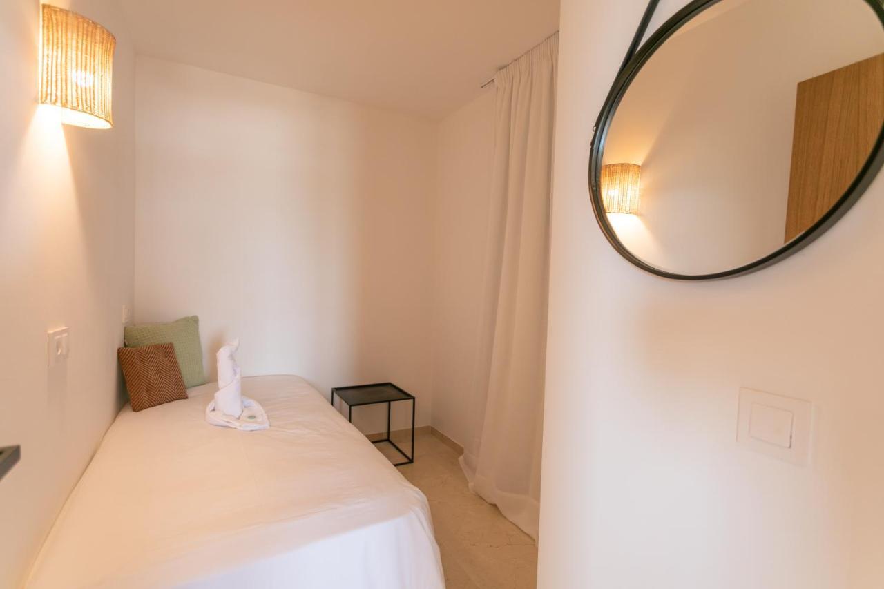 קולוניה סנט ג'ורדי Beachfront Holiday Apartment Lotja 7 - Grupo Berna מראה חיצוני תמונה
