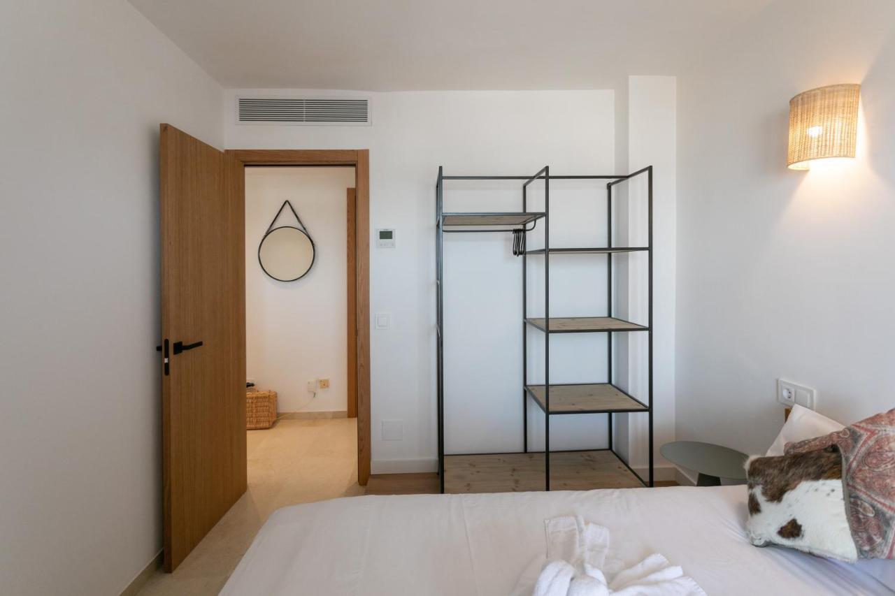 קולוניה סנט ג'ורדי Beachfront Holiday Apartment Lotja 7 - Grupo Berna מראה חיצוני תמונה